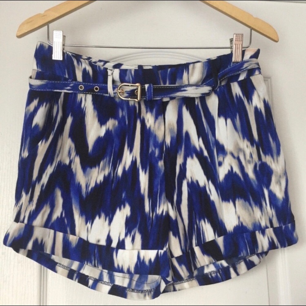 Flirty belted shorts